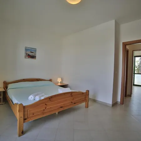 Cala Aparthotel 3*