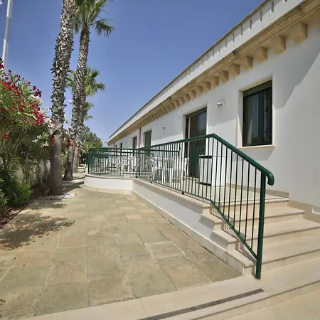 Cala Aparthotel 4*