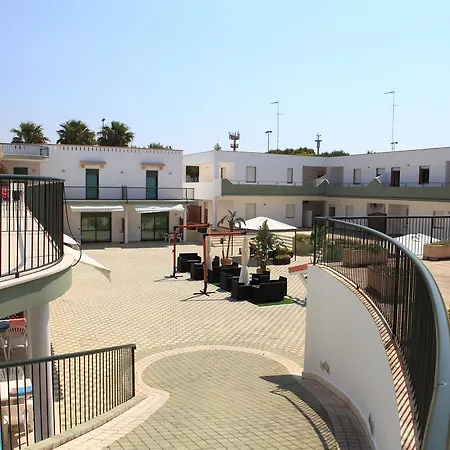 Aparthotel Cala 3*