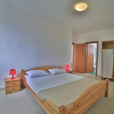 Apartmanhotel Cala 4*